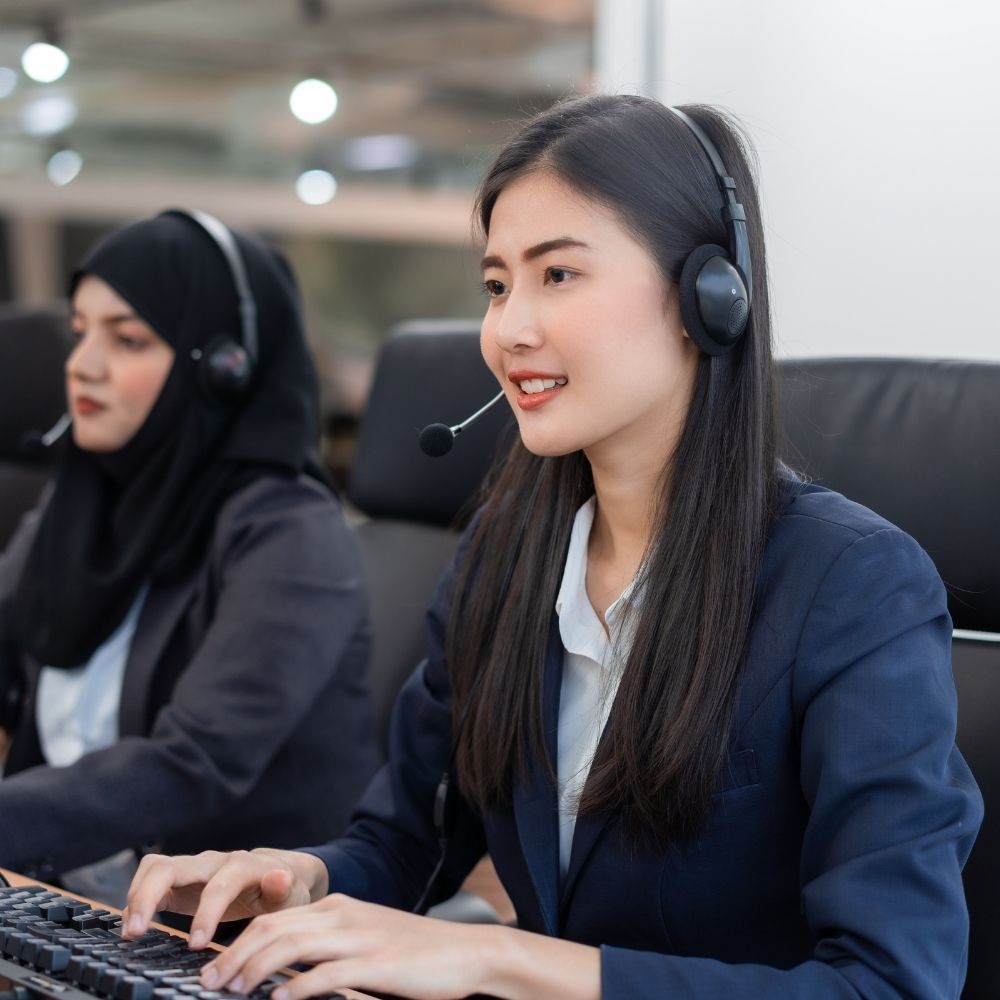 How AI is Transforming Customer Service - From FAQs to Virtual Agents 2